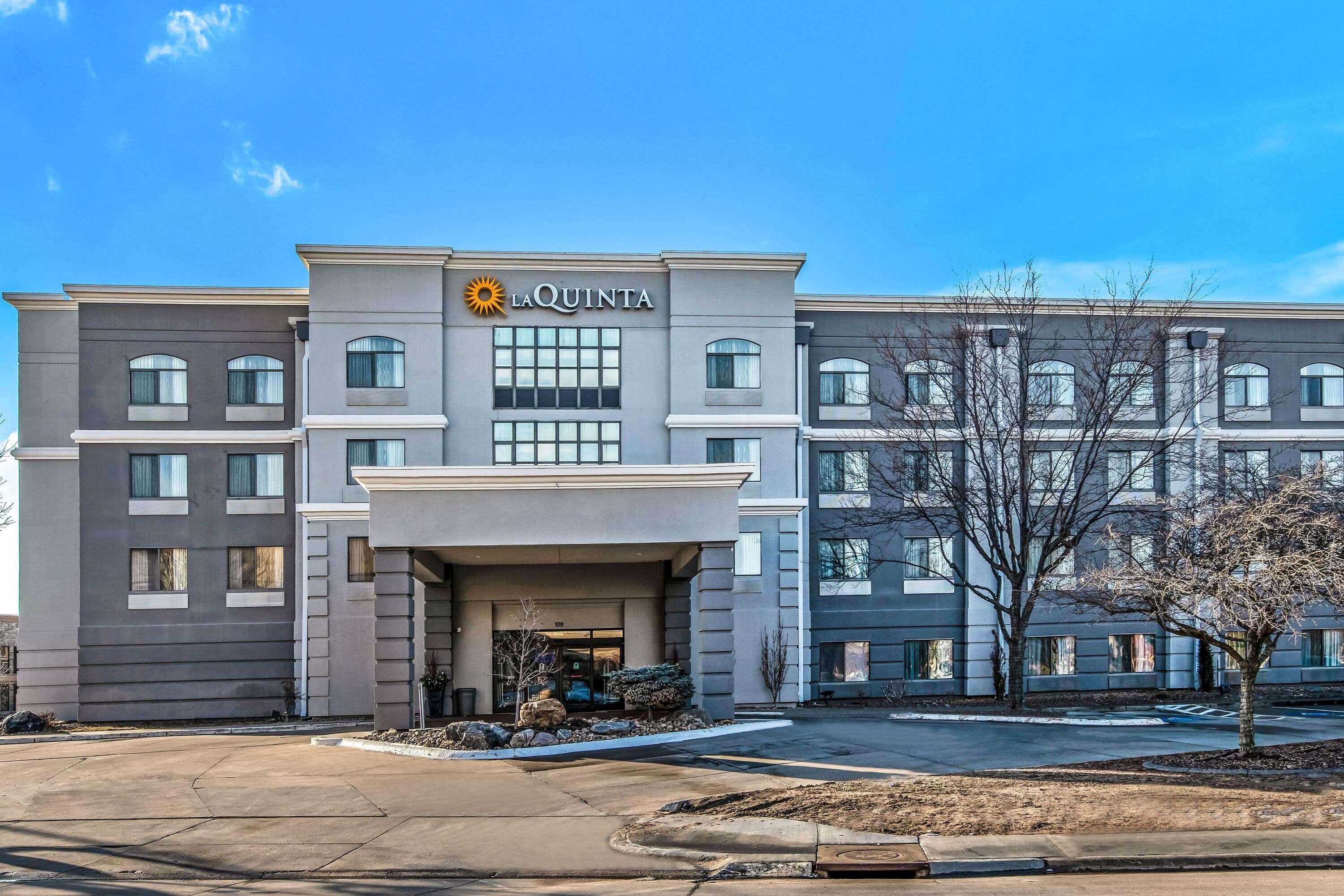 La Quinta By Wyndham Kearney Hotel Exterior photo